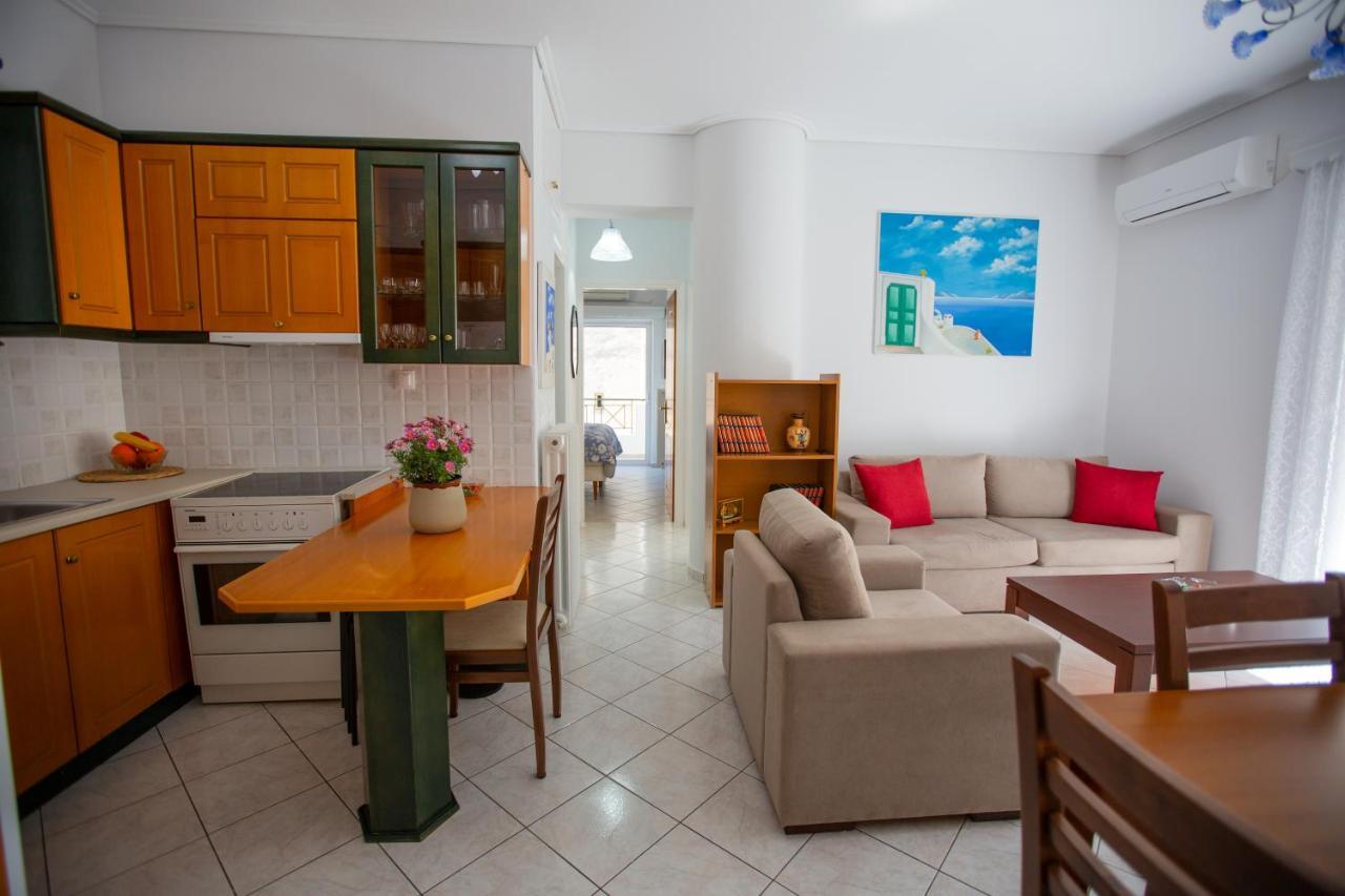 Poly'S Charming Home - City Center & Near The Beach 2Bedroom Apartment 나프팍토스 외부 사진