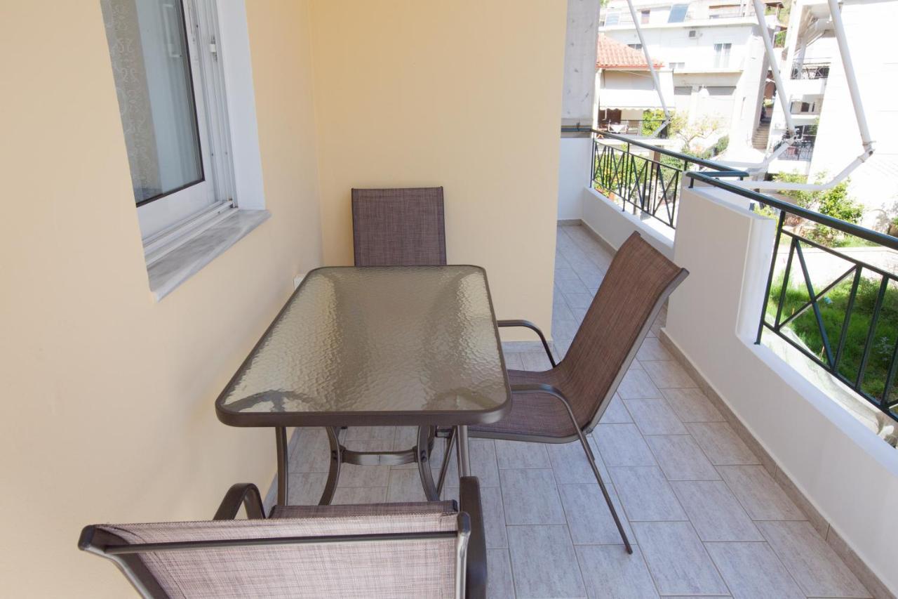 Poly'S Charming Home - City Center & Near The Beach 2Bedroom Apartment 나프팍토스 외부 사진