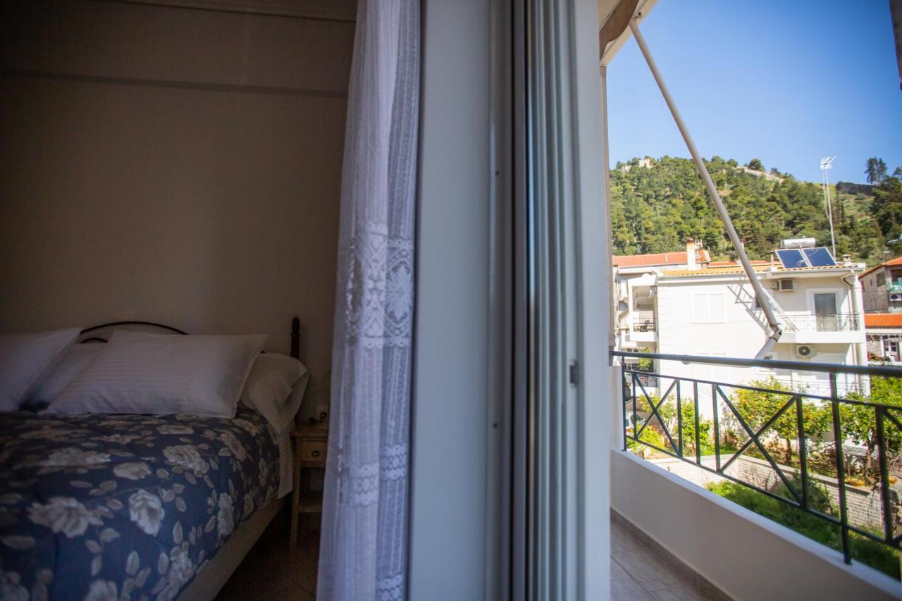 Poly'S Charming Home - City Center & Near The Beach 2Bedroom Apartment 나프팍토스 외부 사진