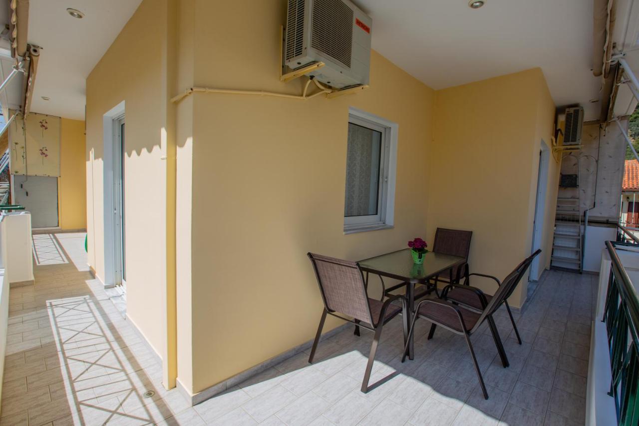 Poly'S Charming Home - City Center & Near The Beach 2Bedroom Apartment 나프팍토스 외부 사진